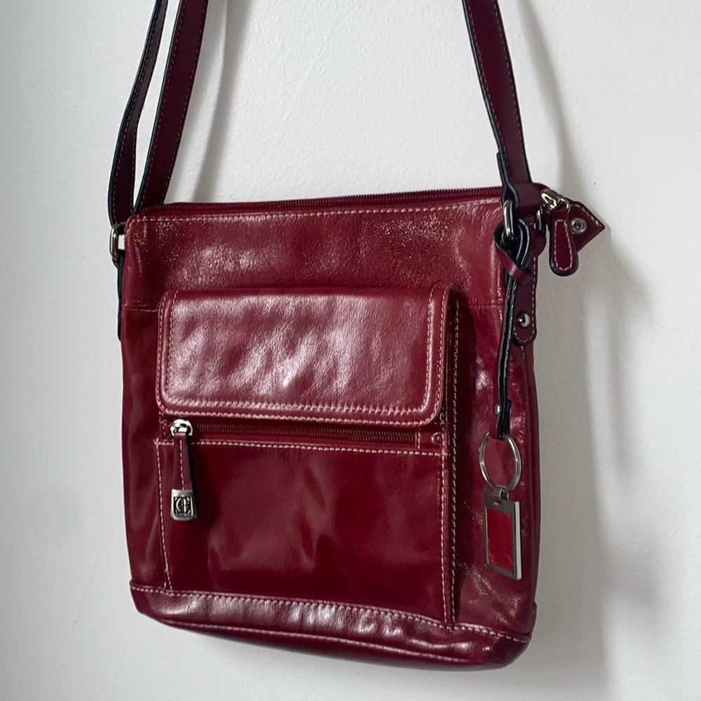Giani Bernini red leather crossbody bag with lots of compartments EUC